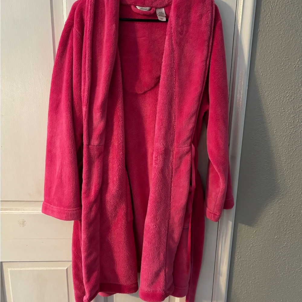 Adonna Plush Robe in Bright Pink